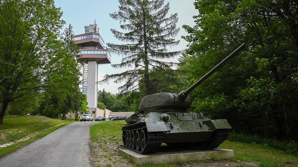 Vyhlídková věž na slovenské Dukle je po rekonstrukci opět přístupná veřejnosti